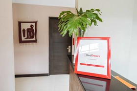 C Boutique Hotel by RedDoorz
