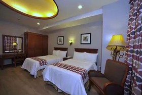 Paragon Hotel & Suites