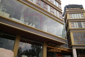 Paragon Hotel & Suites