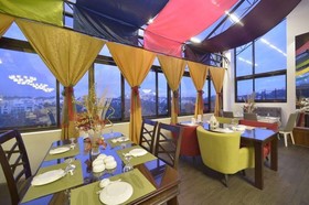 Paragon Hotel & Suites
