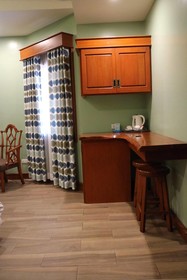 Paragon Hotel & Suites