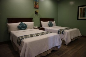 Paragon Hotel & Suites