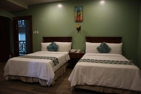 Paragon Hotel & Suites