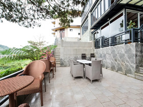 Sunset View Ridge Residences by OYO Rooms