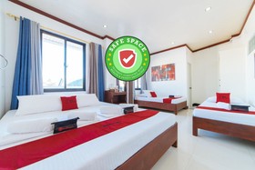 Endless Summer Hotel by RedDoorz