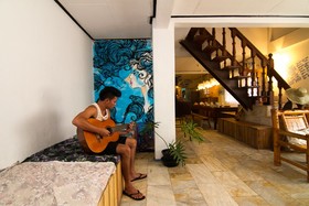 Go Surfari House
