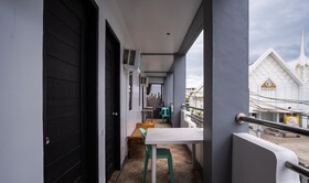 Ninas Transient House by ZEN Rooms