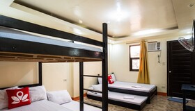 Ninas Transient House by ZEN Rooms