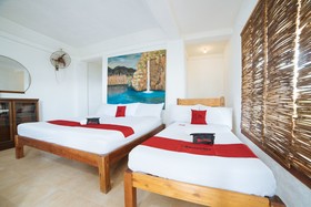 RedDoorz @ Sabang Beach Baler
