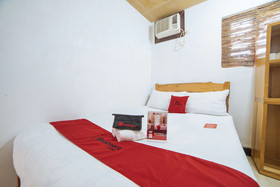 RedDoorz @ Sabang Beach Baler