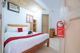 RedDoorz @ Sabang Beach Baler