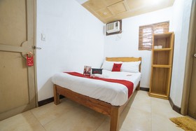 RedDoorz @ Sabang Beach Baler