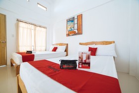 RedDoorz @ Sabang Beach Baler
