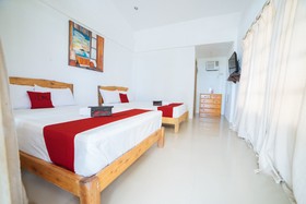 RedDoorz @ Sabang Beach Baler
