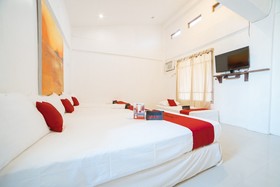 RedDoorz @ Sabang Beach Baler