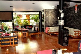 Micky Santoro Hotel & Restaurant