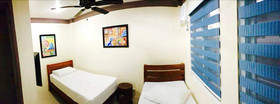 Den Den Guesthouse