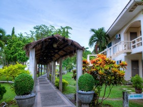 Lacuna Resort