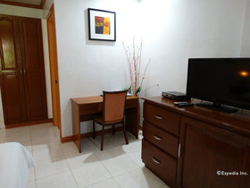 Anda White Beach Resort
