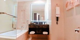 Boracay Ocean Club Resort & Spa