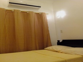 Budget Room Boracay Island Hostel