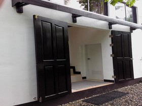 Budget Room Boracay Island Hostel