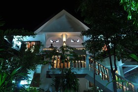Cocoloco Boracay Beach Resort