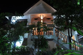 Cocoloco Boracay Beach Resort