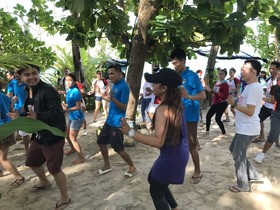 Cocoloco Boracay Beach Resort