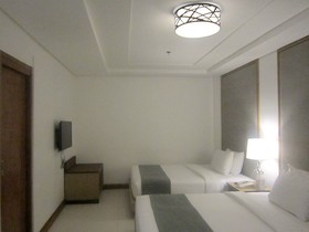 Crown Regency Courtyard Resort
