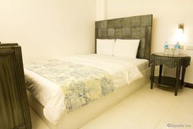 Erus Suites