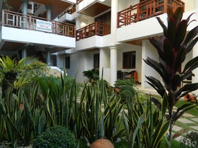 Giulius Boracay Italian Resort