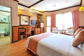Red Coconut Beach Hotel