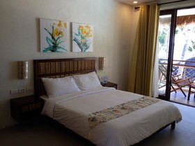 Rieseling Boracay Beach Resort