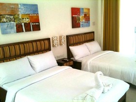 Rieseling Boracay Beach Resort