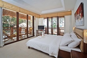 Rieseling Boracay Beach Resort