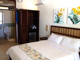 Rieseling Boracay Beach Resort
