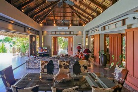 Den Pasar Nasog Villa
