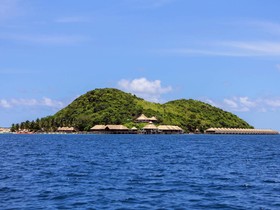Huma Island Resort & Spa
