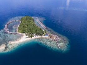 Huma Island Resort & Spa