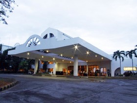 Pryce Plaza