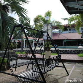 City of Springs Hotel