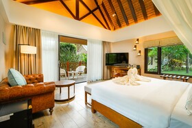 H Resorts - The Coral Cliff