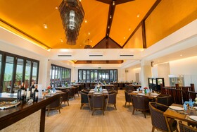 H Resorts - The Coral Cliff