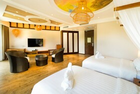 H Resorts - The Coral Cliff