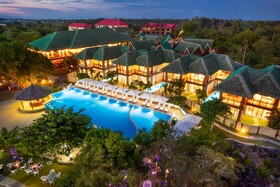 H Resorts - The Coral Cliff