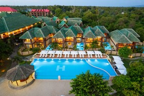 H Resorts - The Coral Cliff