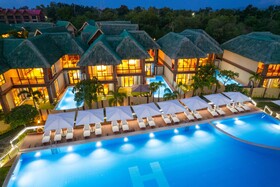 H Resorts - The Coral Cliff
