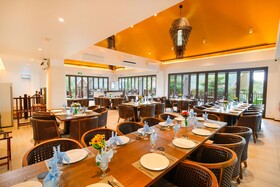 H Resorts - The Coral Cliff
