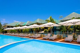 H Resorts - The Coral Cliff